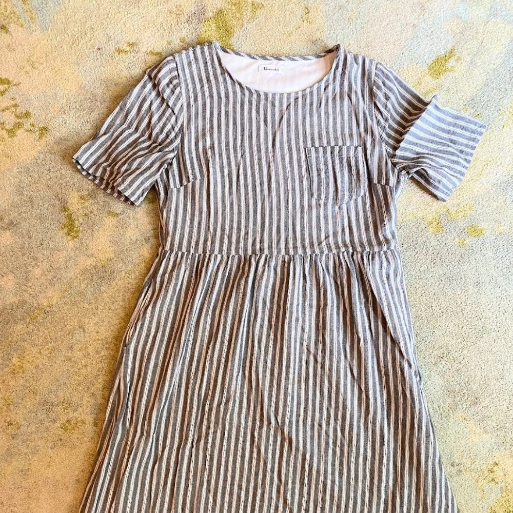 Great easy to wear navy and cream striped dress